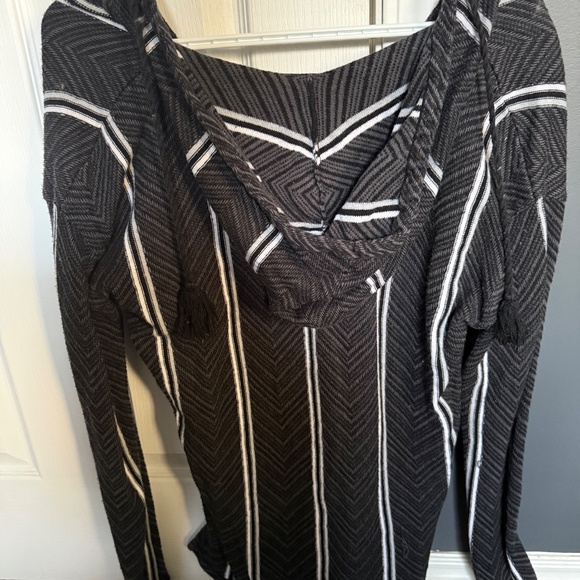 Roxy boho pull over/poncho - Picture 2 of 5